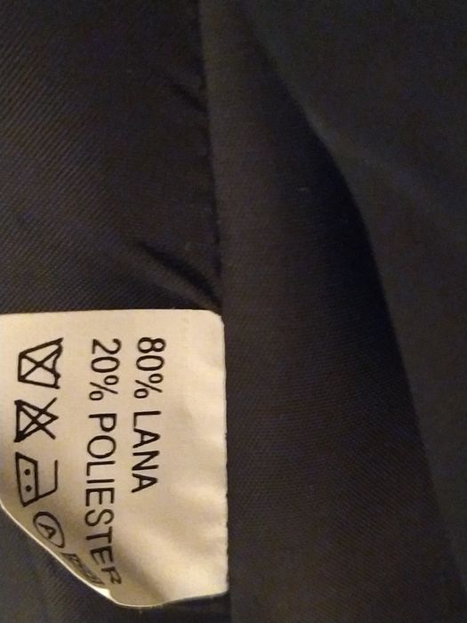 Nou! Costum damă, marimea 46!