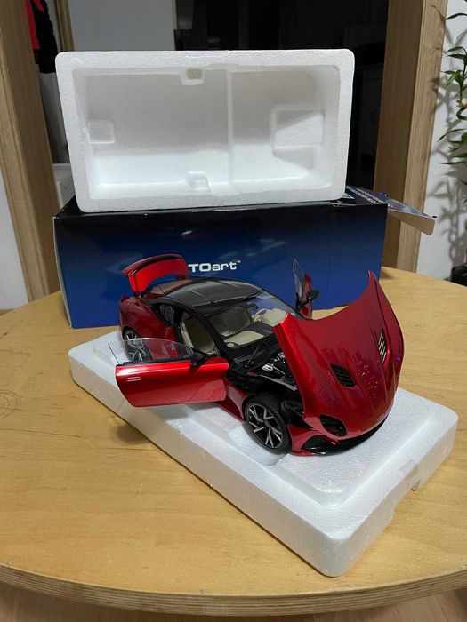 Vand Aston Martin Superleggera 1:18 AutoArt Hyper Red