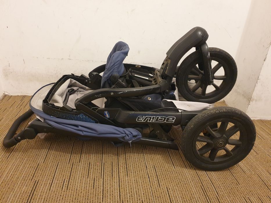Vand carucior Chicco 3 în 1