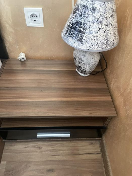 Спално легло с матрак и две нощни шкафчета