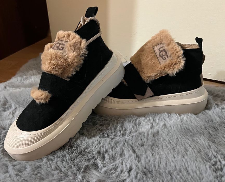 Обувки с пух  UGG