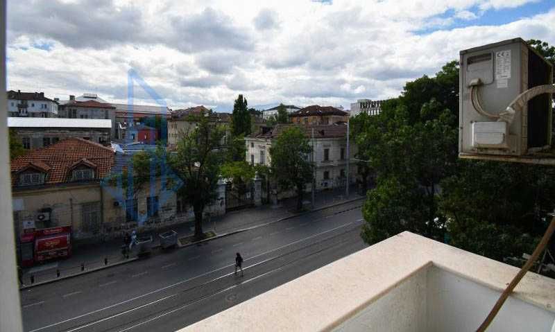 Двустаен апартамент под наем в Центъра