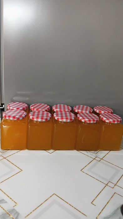 Масло топленое  0.5 л  в банки .