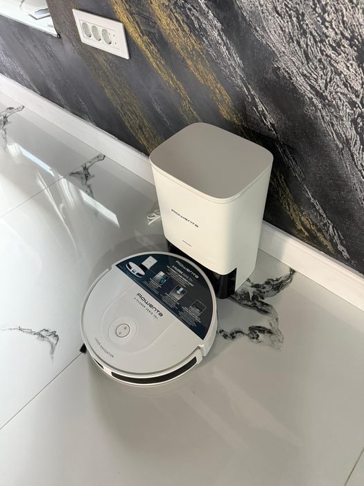 Robot aspirare Rowenta X-Plorer cu stație automată, ca nou