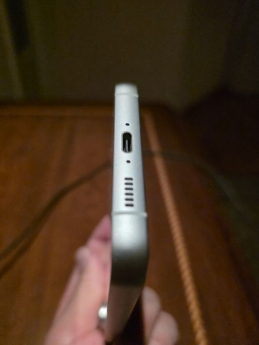 Продается Samsung s23 Fe в отличном состоянии!!!