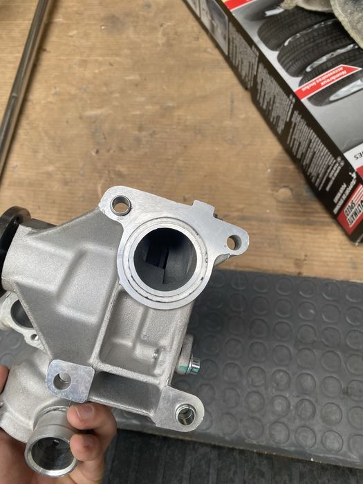 Febi bilstein водна помпа