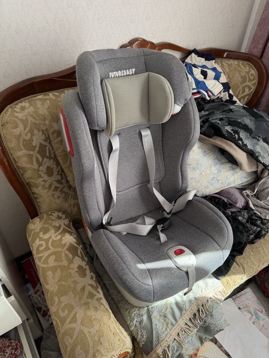 Автокресло Future Baby (в отличном состоянии)