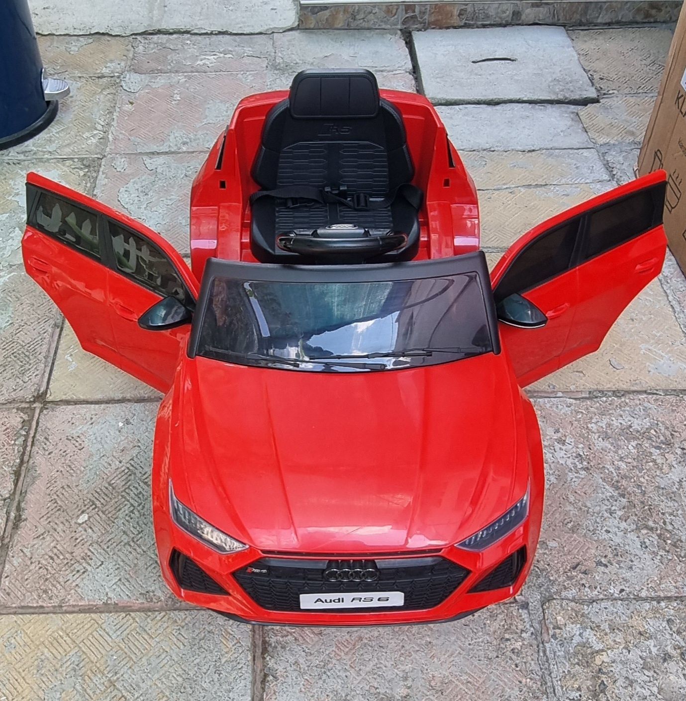 Акумулаторна детска кола Audi