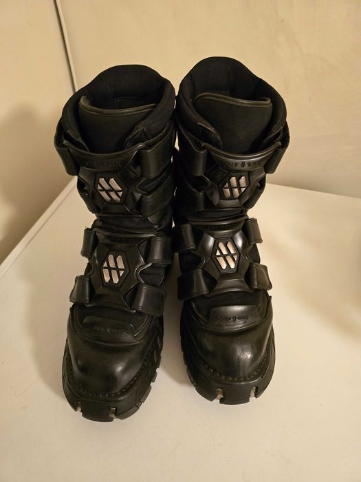 New Rock Cyber, като нови