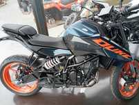 Motocicleta KTM 125 Duke 2024