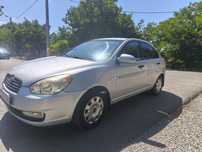 Vând Hyundai accent.