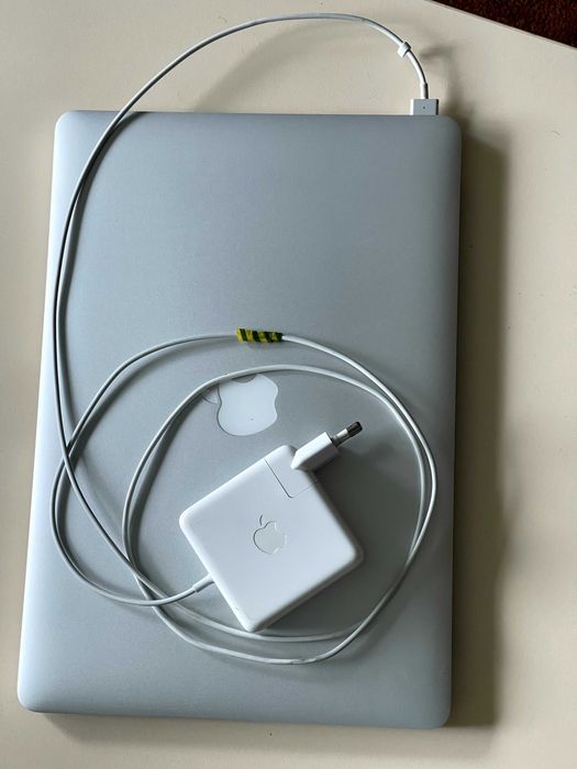 MacBook Pro 15” Retina – i7, 16GB RAM, 256GB SSD