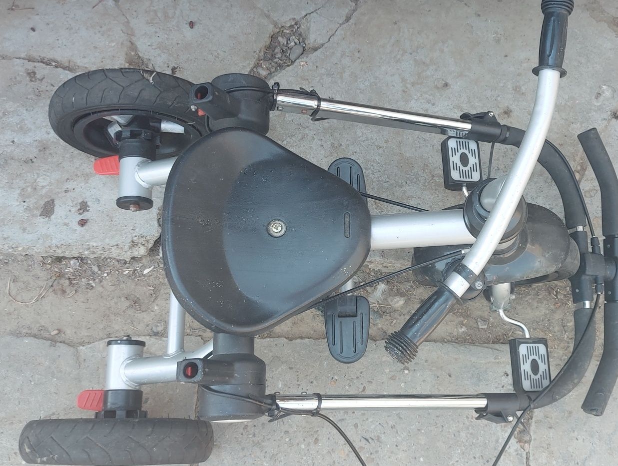 Tricicleta multifunctionala cu maner reversibil