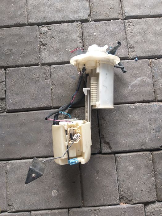 Toyota Corolla 150 Auris e15 бензостанция бензонасос 06-13