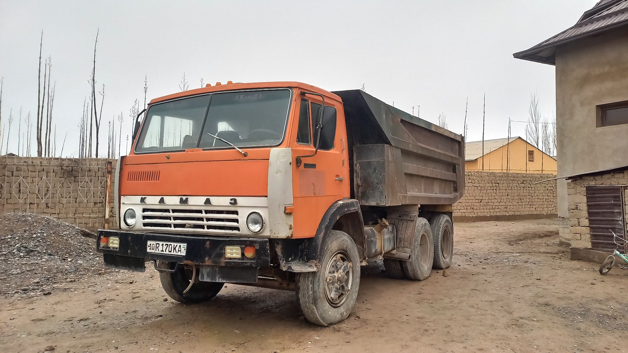 Kamaz sotiladi. Hamma joyi yaxshi.