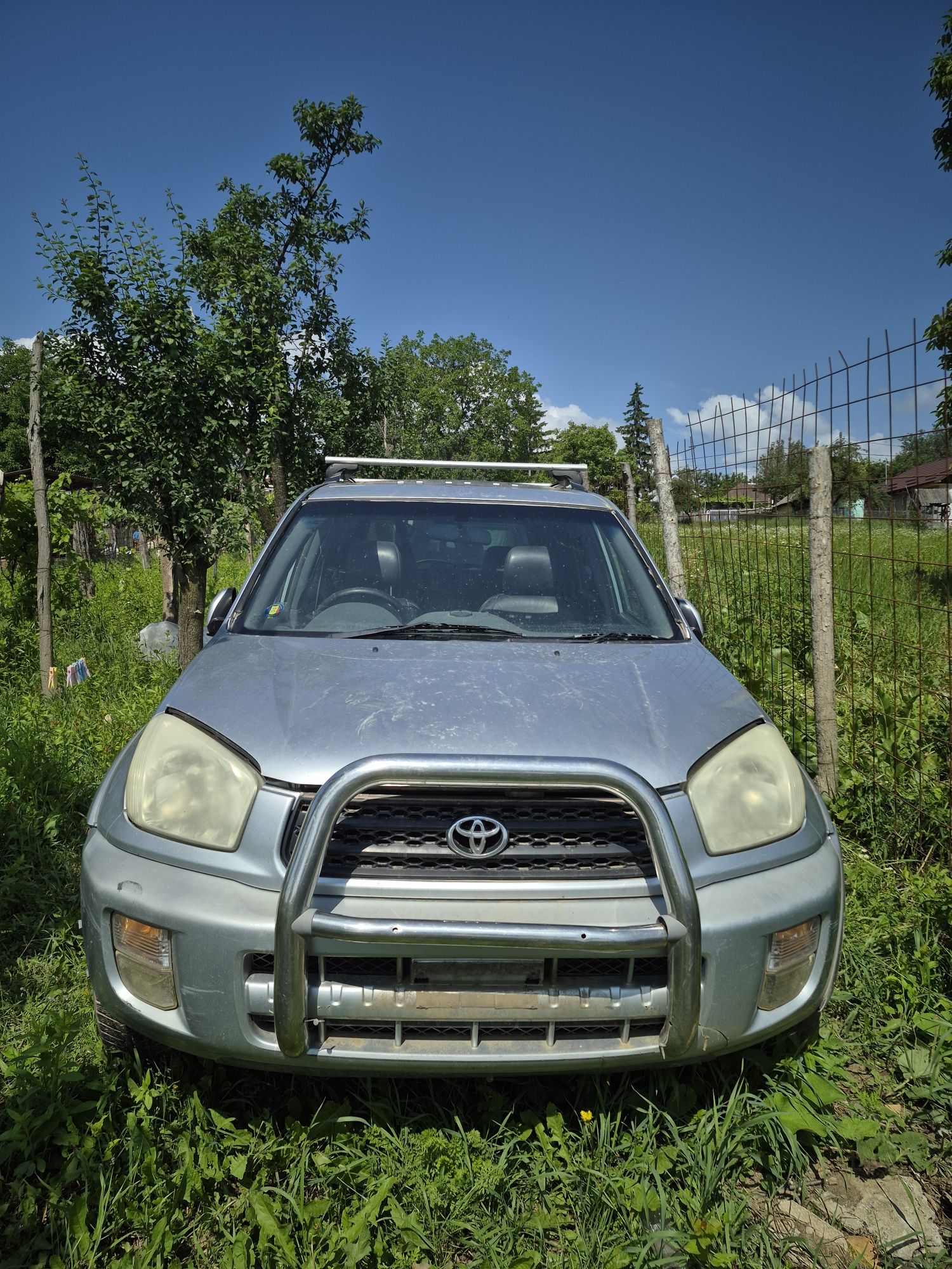 Dezmembrez toyota rav 4