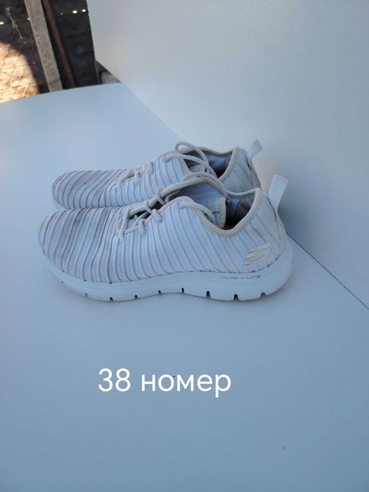 Дамски маратонки от 36 до 39  номер .Цена 25 лева .