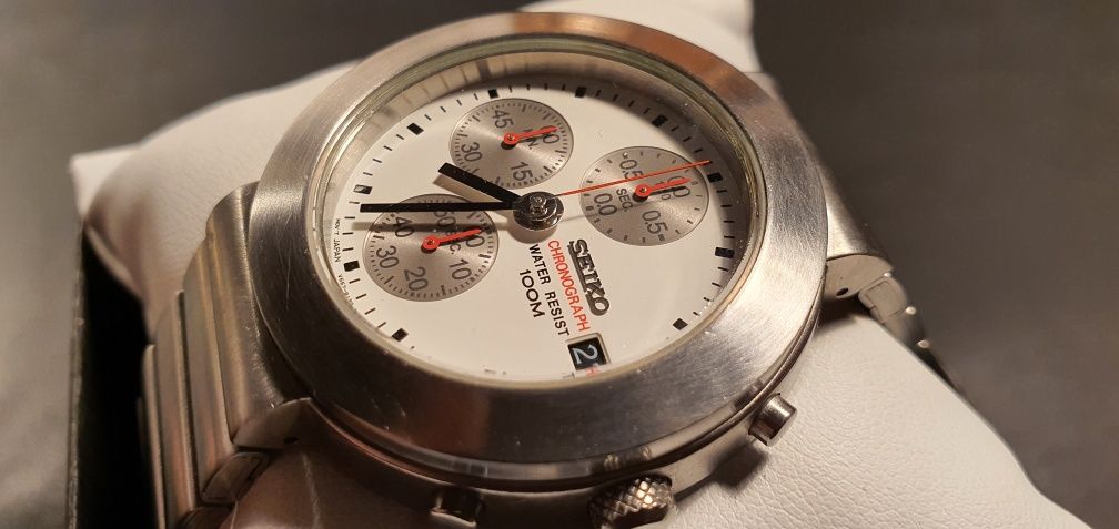 Seiko chronograph quartz vintage(rezervat pana joi)