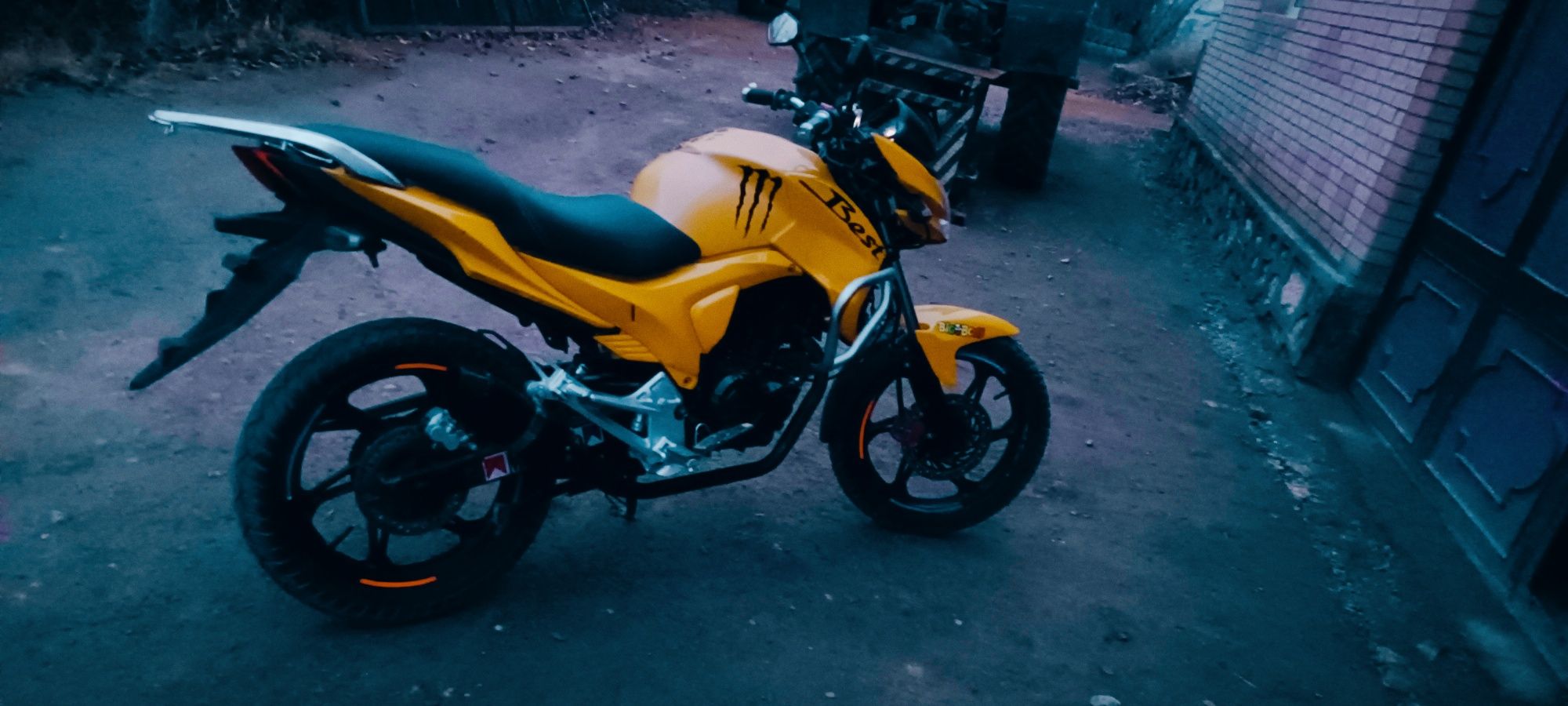Lifan irokez  150 10 b