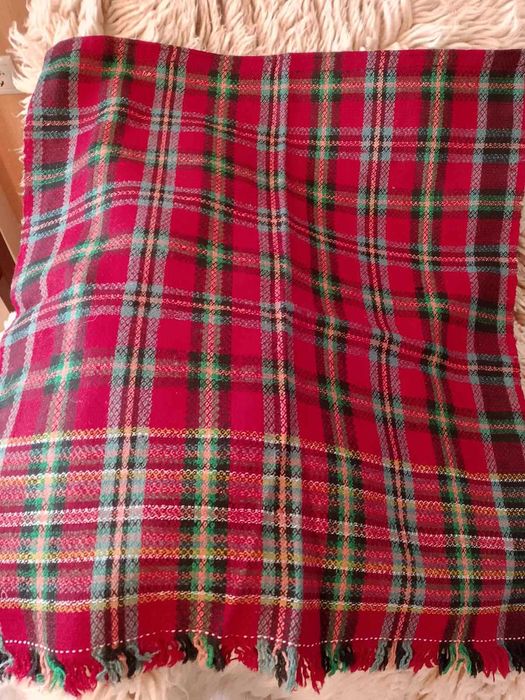 Автентични ръчно тъкани котленски престилки с народни мотиви