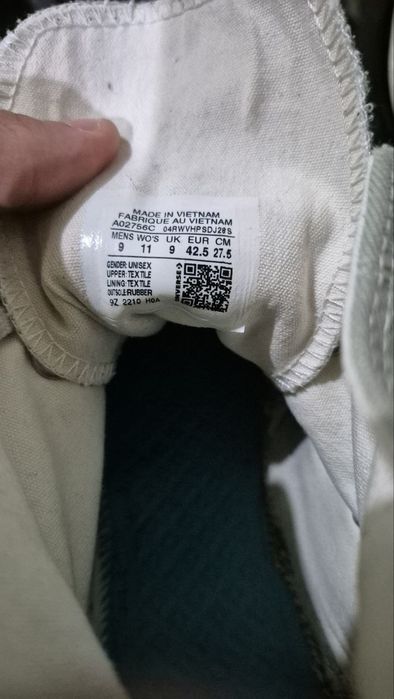 Продаю конверсы почти новые