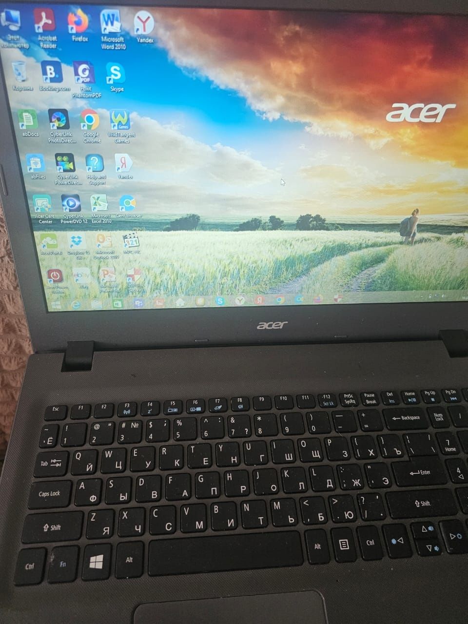 Продам шустрый ноутбук Acer i3 сумка мышка в подарок