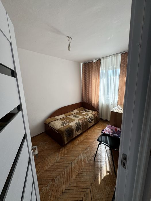 Vand apartament cu 3 camere in Zalau