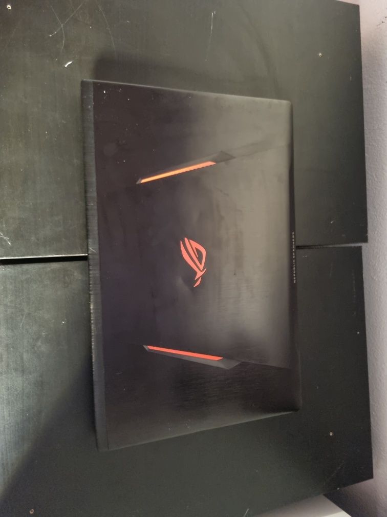 Laptop Asus  STRIX  DE PIESE