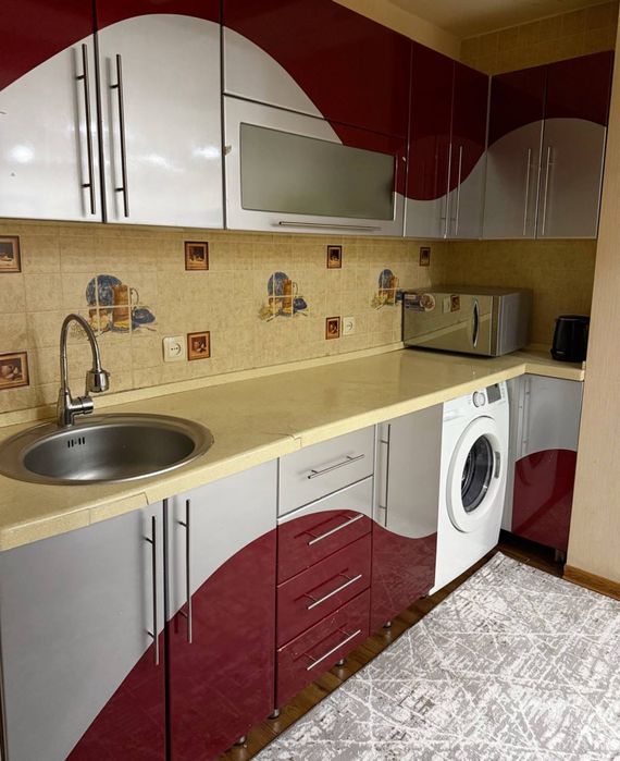 В центре города  Дархан Московские высотки