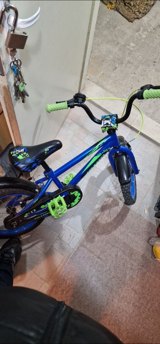 Детско велосипед Ultra kidy 16 -с помощни колела и подарък званеца.