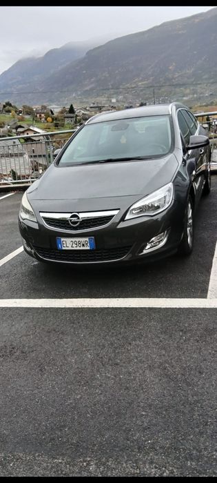 Vând Opel Astra 2012