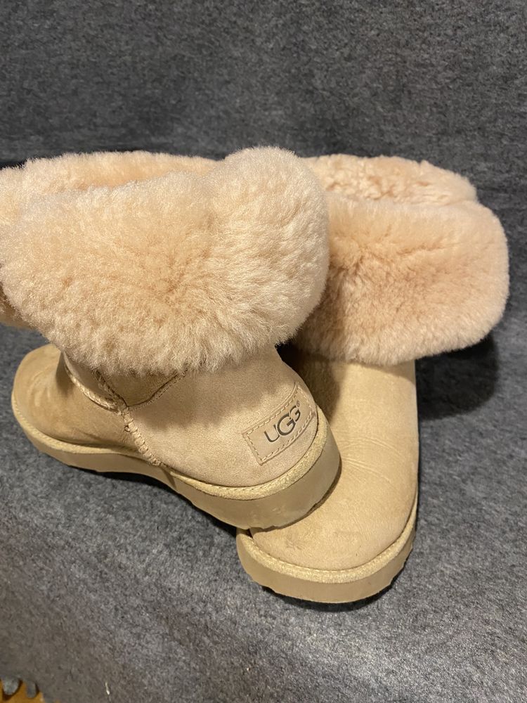 UGG dama in stare exceptionala