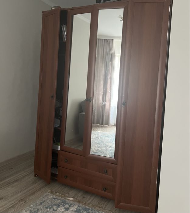 Продам шкаф шифонер