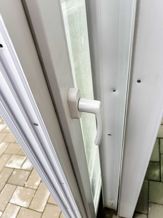 Usa si doua geamuri termopan Salamander, NOI, 3 sticle, 7 camere