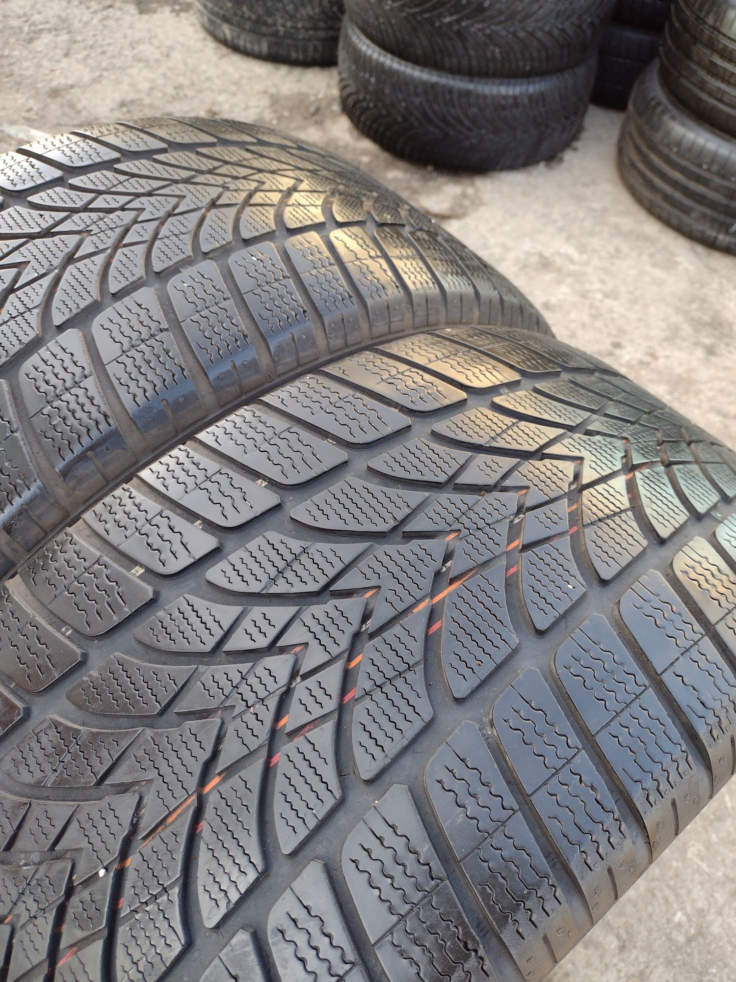 Dunlop 4D. 2бр.295/40/20 дот2717