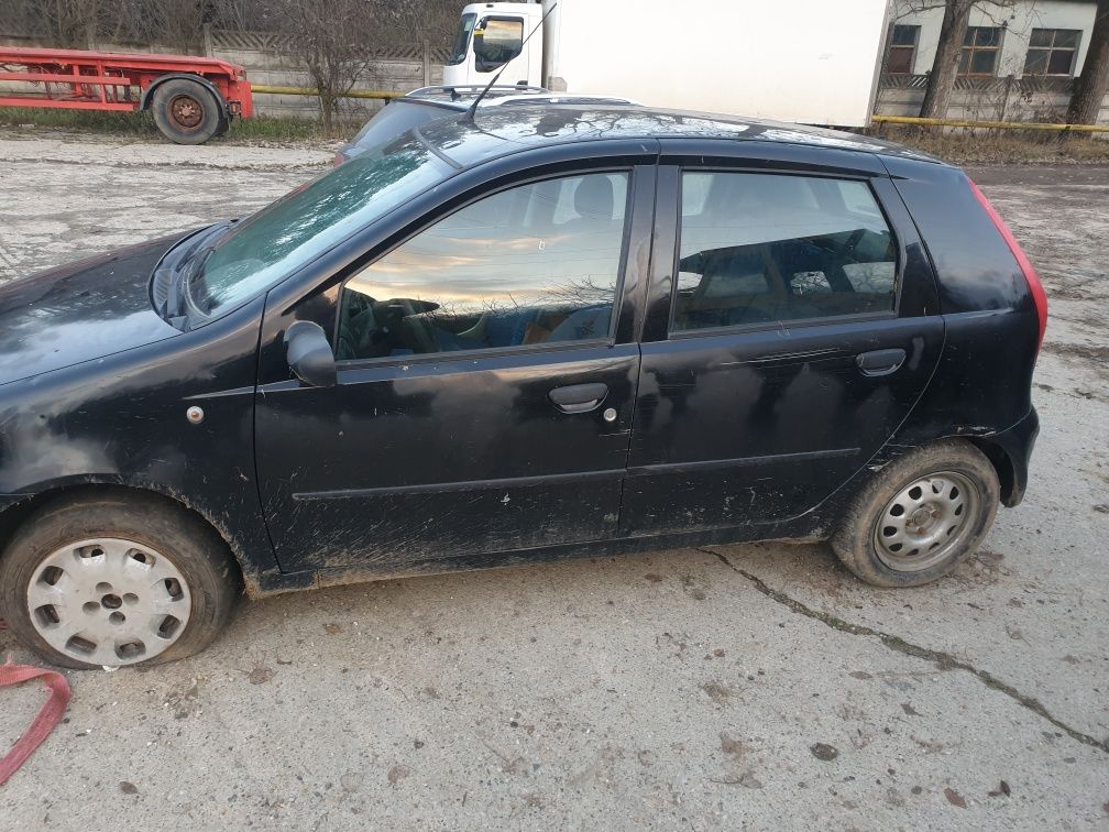 Dezmembrez Fiat Punto