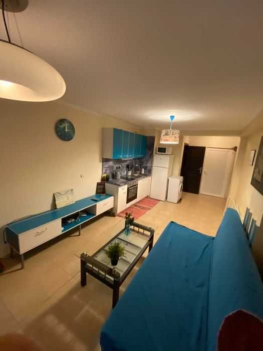 Дава се под наем Двустаен апартамент в Бургас, Лазур - 65 кв.м за 102 € - Снимка #1