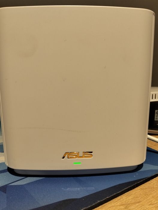 Router Asus Tri band AX 6600 XT8