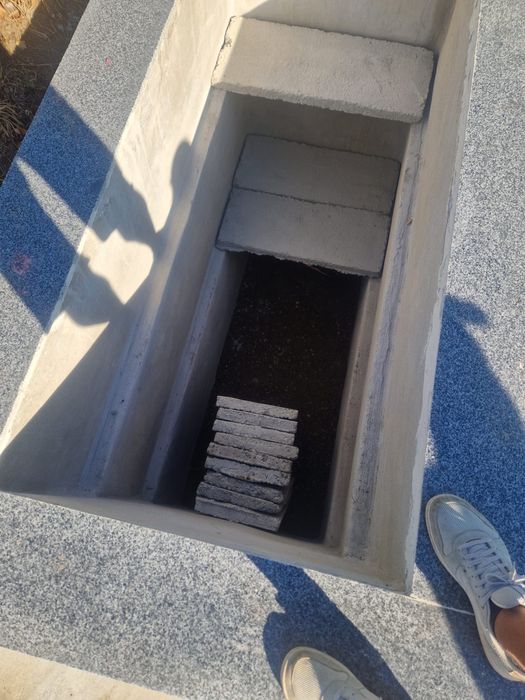 VÂND RACLĂ , 2 locuri , Cimitirul viisoara , Ploiesti