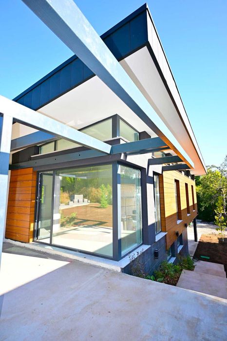 Агенция Жоки продава новострояща се къща в Перник, кв. Драгановец