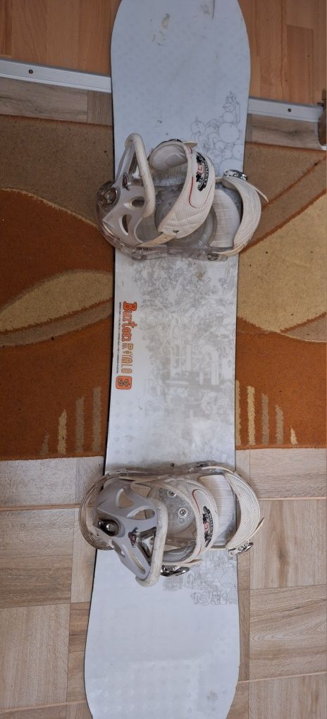 Vând placă snowboard Burton
