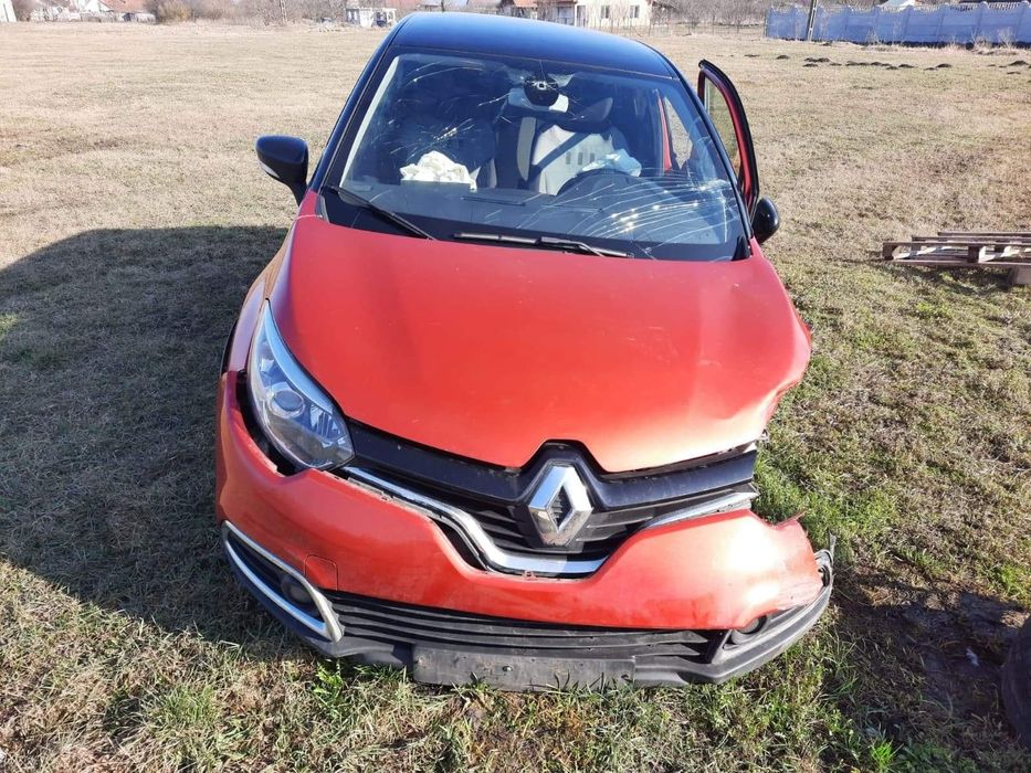 Dezmembrez Renault Captur