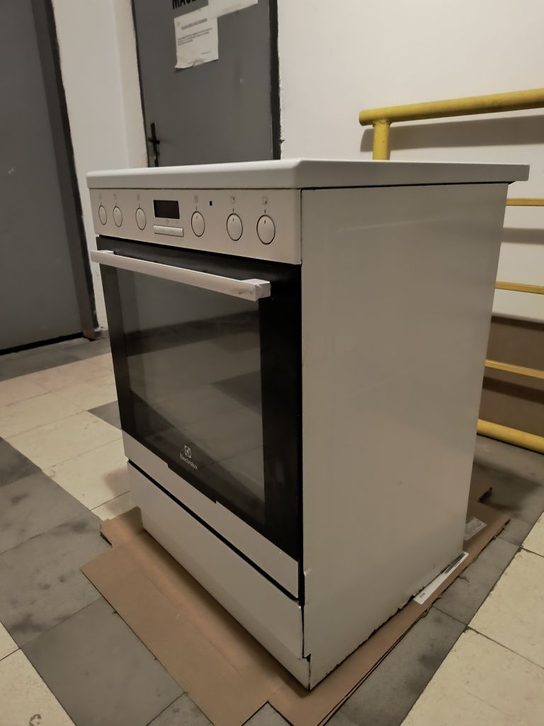 Готварска печка  ELECTROLUX EKC-6450AOW