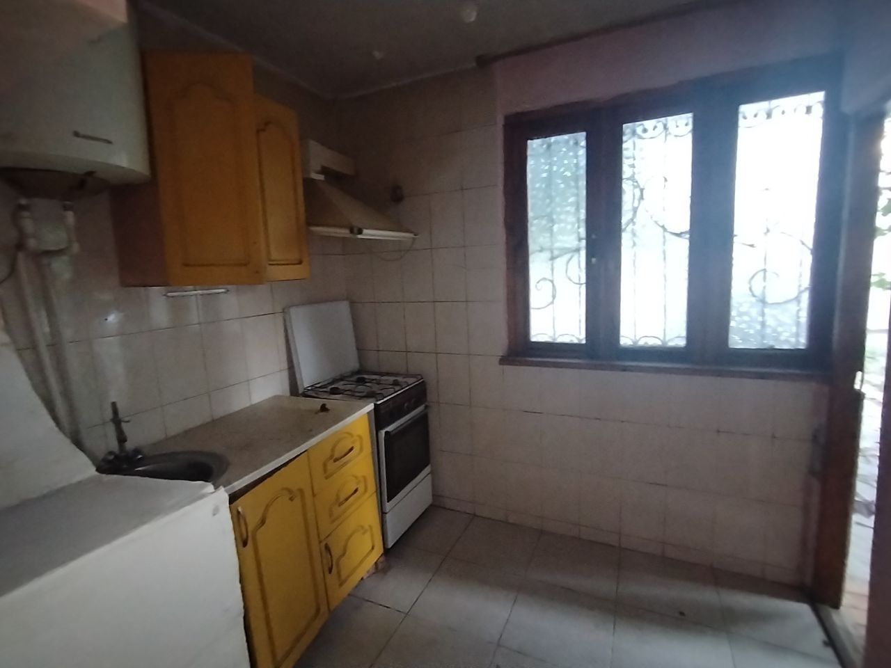 Продается 2 комнатная квартира. Мархабо