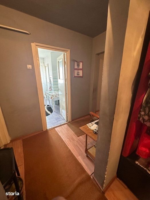De vânzare apartament 4 camere decomandat Calea Călărașilor 81 mp