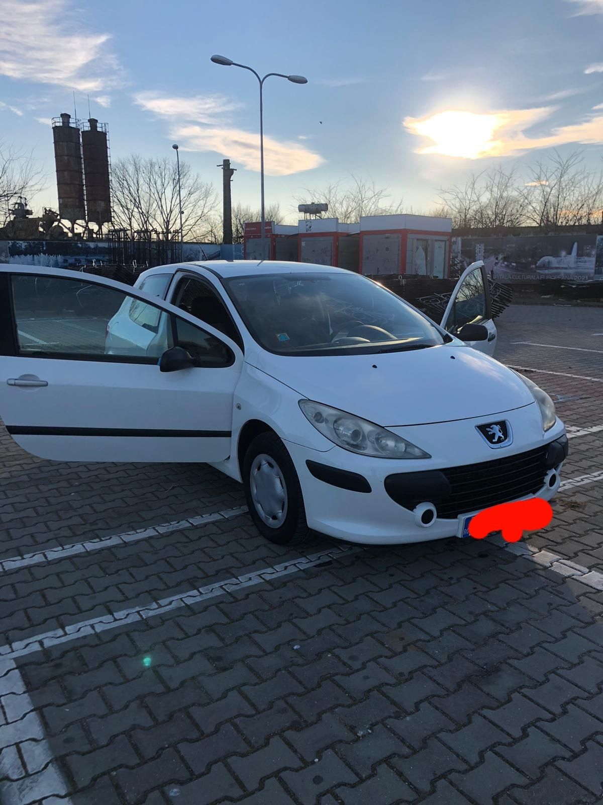 Dezmembrez Peugeot 307 coupe 1.6 hdi