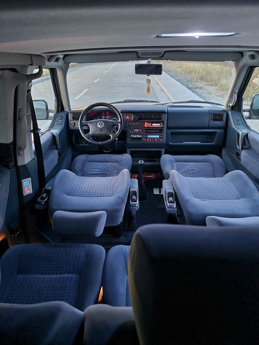 VW Caravelle 2.5Tdi 151Cp 2003 8locuri Clima spate Usi pe ambele parti