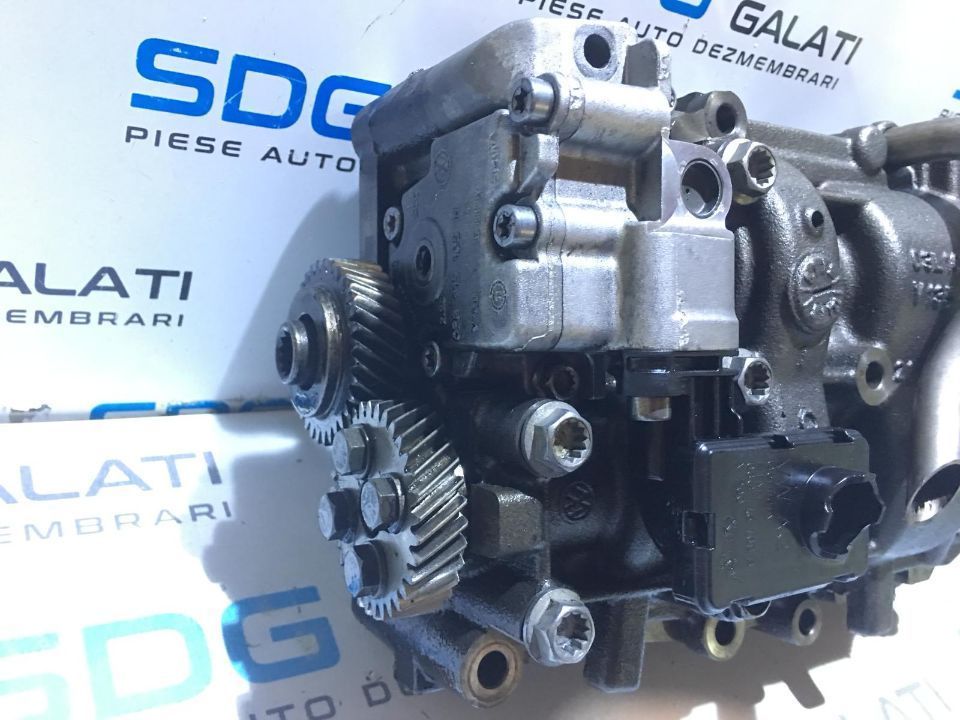 Pompa Ulei cu Balansoare Skoda Superb 2 2.0TDI BMP CBBB 2008-2015 Cod 03L103537 / 03L103535