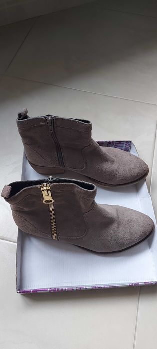 Три чифта кожени ботуши и боти