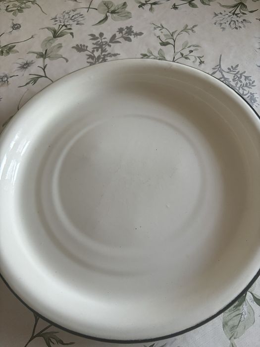 Ет табақ продам по 2000 тг.Диаметр 40 см